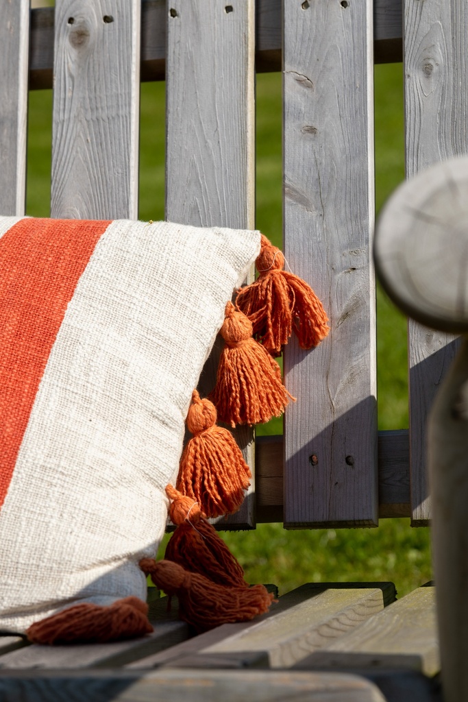 Coussin à rayures beige et corail 60x40cm