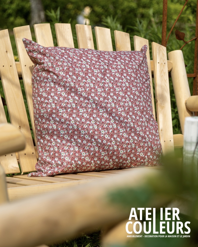 Coussin rose et fleurs blanches/rouges 60x60cm