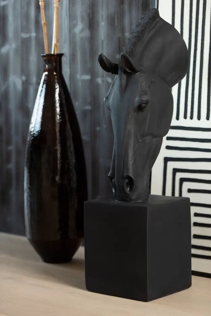 Cheval qui boit PM (1).webp