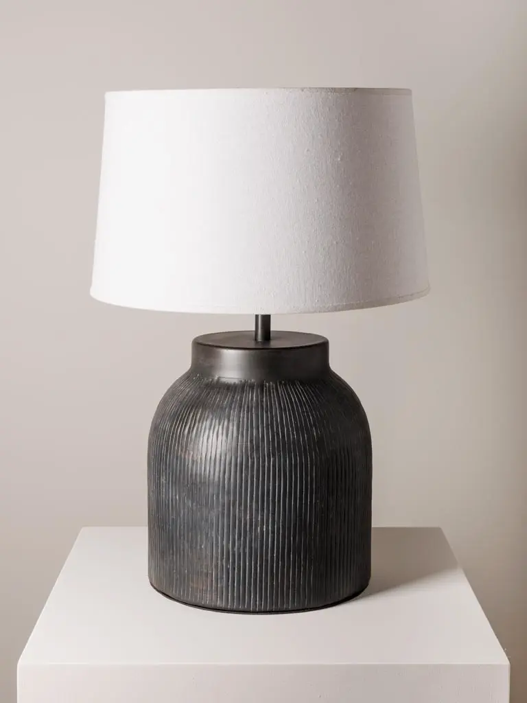 Lampe à poser gris striée (1).webp