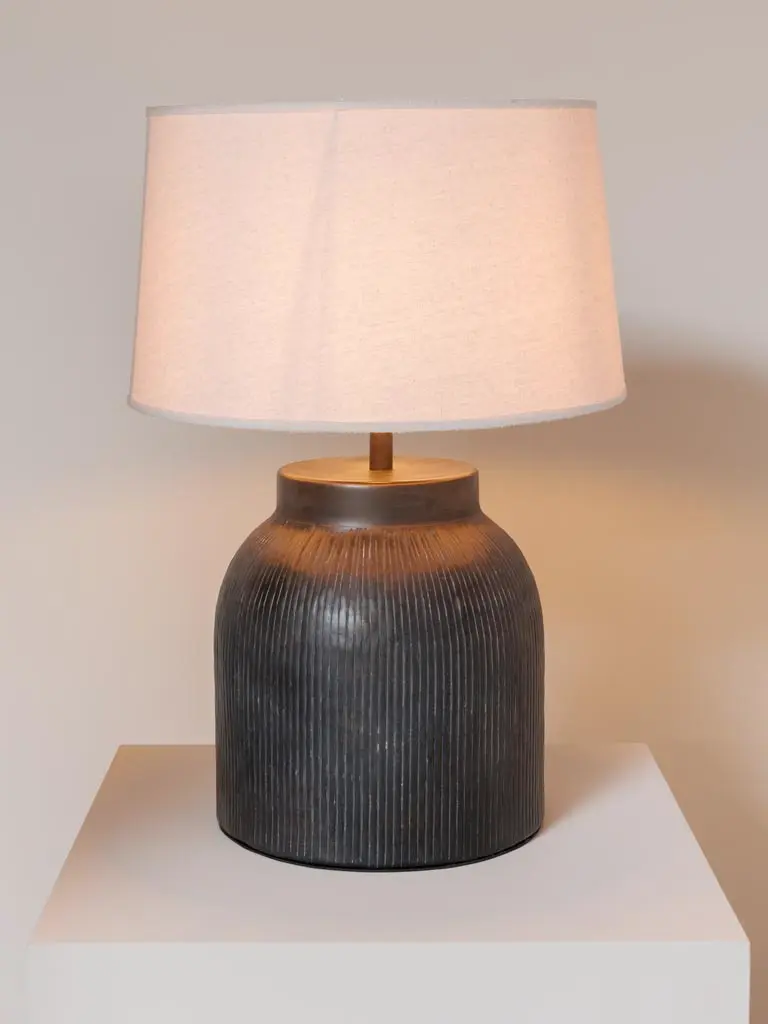 Lampe à poser gris striée (2).webp