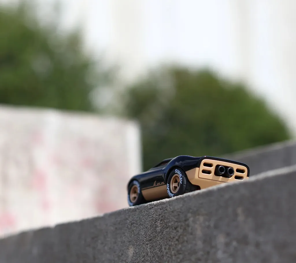 Voiture Mini Ken Cave - Noir:Or - 10.webp