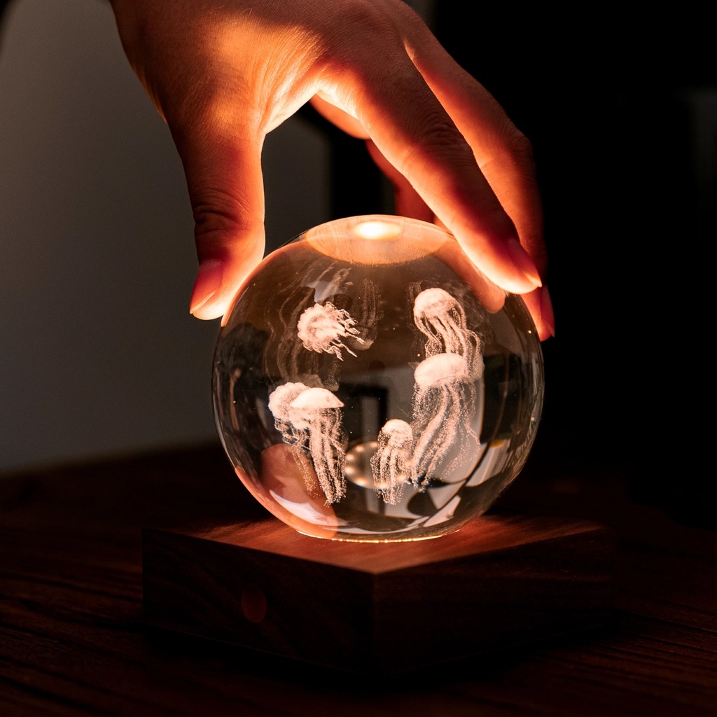 Lumière boule en cristal méduse